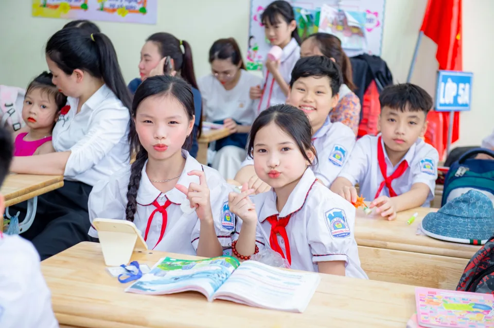Lớp học tại Trương Ka Li